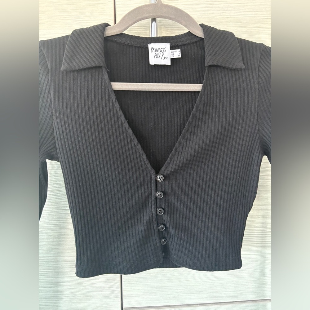 Princess Polly Black Ribbed Cropped Button up - Picture 9 of 12